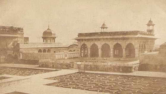 Gardens and fort in Delhi